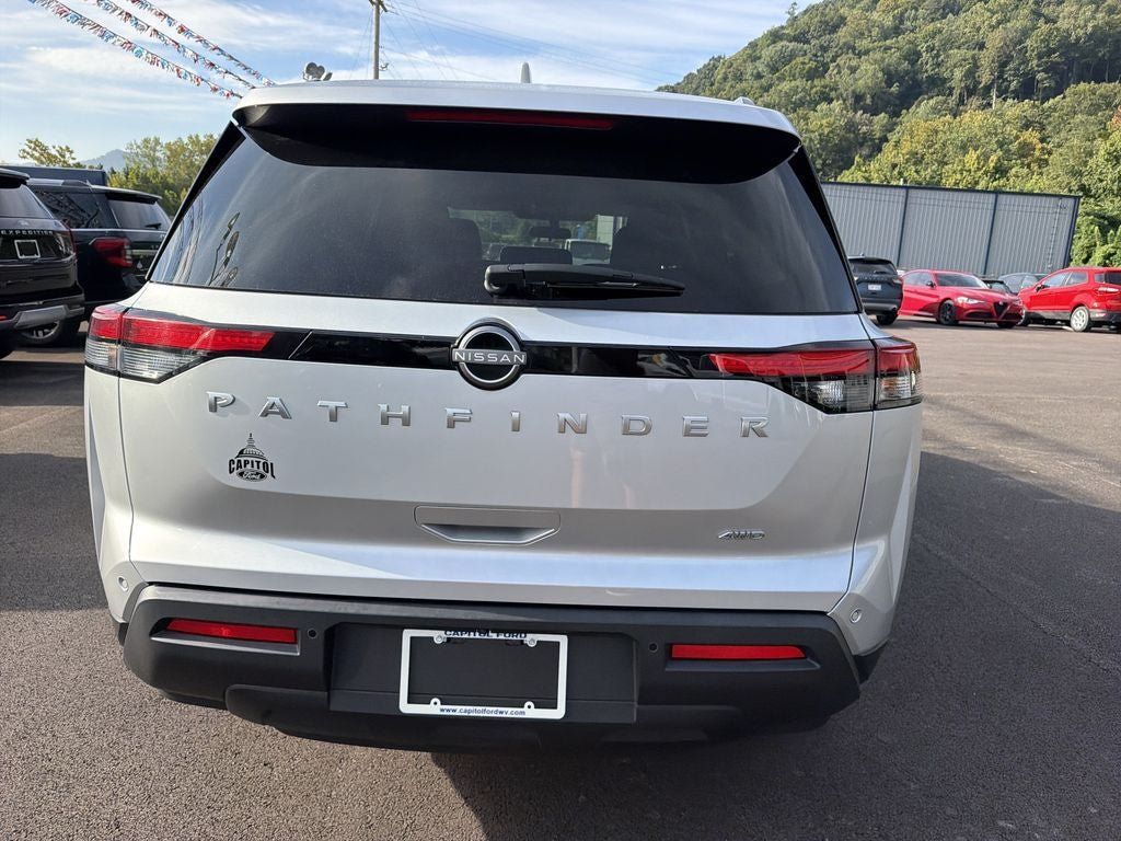 Used 2025 Nissan Pathfinder SV AWD/4WD image 5