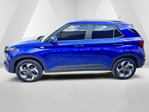 Used 2025 Hyundai Venue SEL FWD image 4