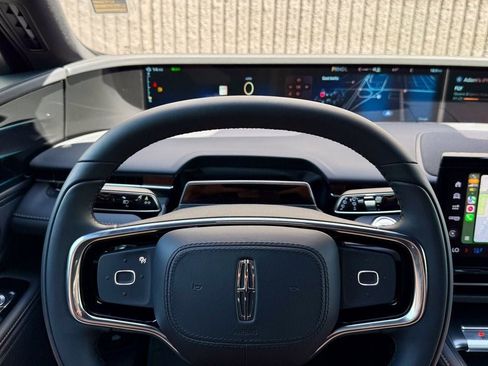 New 2025 Lincoln Nautilus Premier w/ Equipment Group 102A image 24