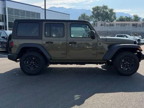 Used 2025 Jeep Wrangler Unlimited Sport AWD/4WD image 2