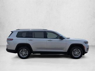 Used 2023 Jeep Grand Cherokee L Laredo w/ Luxury Tech Group I AWD/4WD video 4