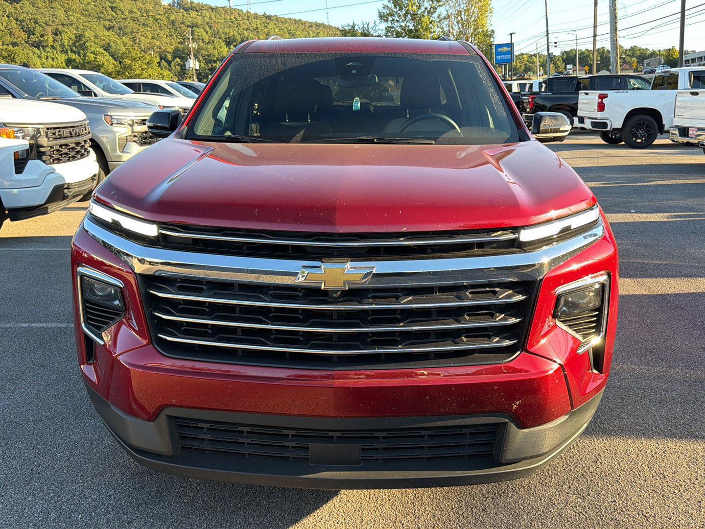 Used 2025 Chevrolet Traverse LT w/ Driver Confidence Package FWD image 4