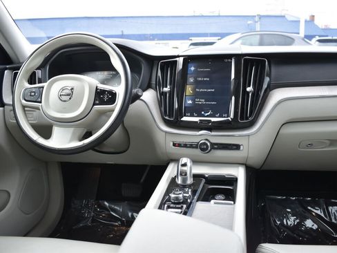 Used 2018 Volvo XC60 T8 Inscription w/ Vision Package image 2