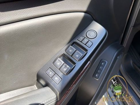 Used 2015 GMC Yukon SLT image 7