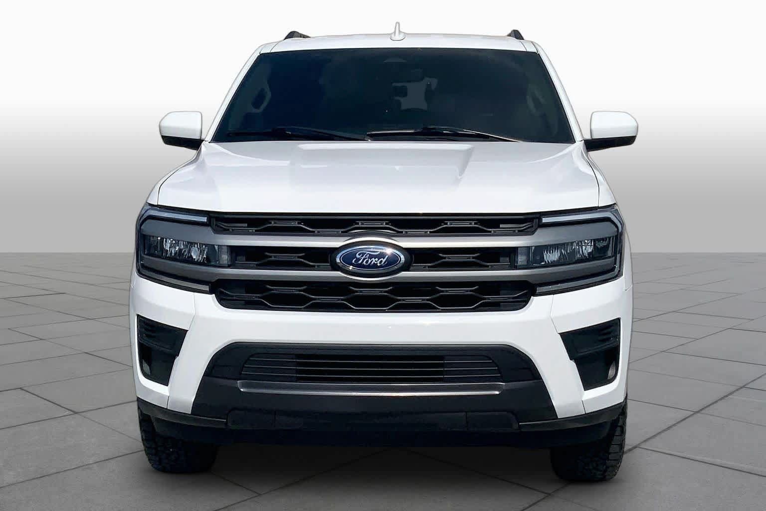 Used 2024 Ford Expedition XLT AWD/4WD image 4