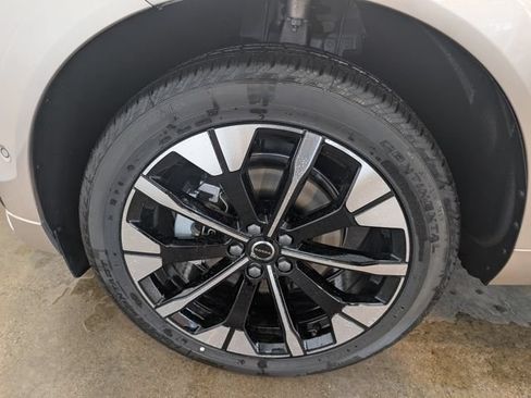 Used 2026 Volvo XC60 B5 Plus w/ Climate Package AWD/4WD image 7