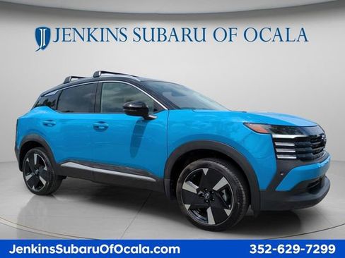 Used 2025 Nissan Kicks SR FWD image 1