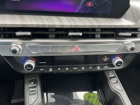 Certified 2024 Kia Telluride EX image 30