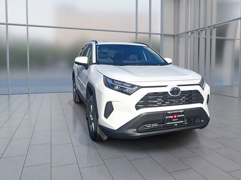 New 2025 Toyota RAV4 XLE image 5
