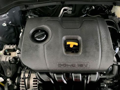 Used 2025 Kia Soul LX w/ LX Technology Package FWD image 30