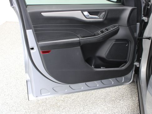 Used 2021 Ford Escape SE w/ SE Sport Appearance Package FWD image 12