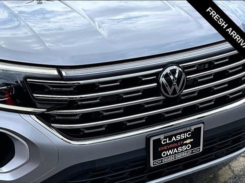 Used 2024 Volkswagen Atlas SEL AWD/4WD image 33
