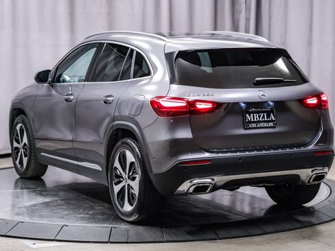 Certified 2025 Mercedes-Benz GLA 250 image 2