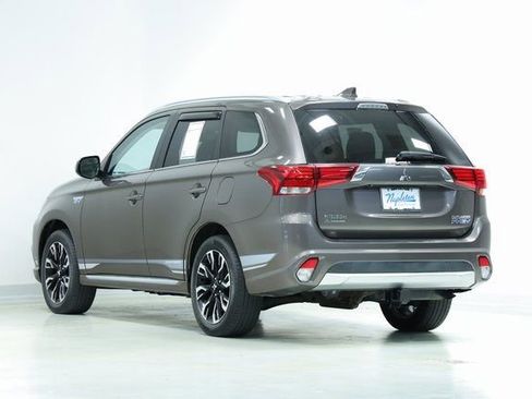 Used 2018 Mitsubishi Outlander SEL image 5