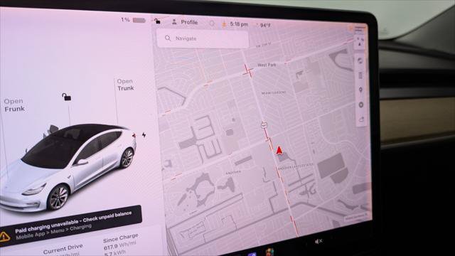 Used 2018 Tesla Model 3 Long Range RWD image 28