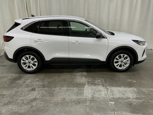 Used 2024 Ford Escape Active image 2