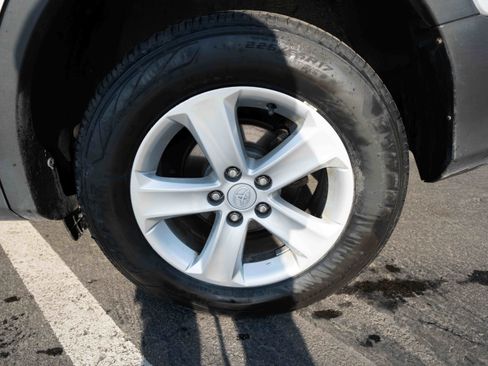 Used 2013 Toyota RAV4 XLE image 29