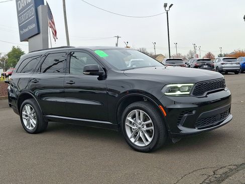 Used 2024 Dodge Durango GT image 3