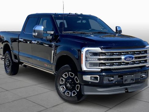 Used 2023 Ford F350 Platinum image 3