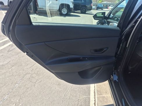 Used 2025 Hyundai Elantra SEL image 20