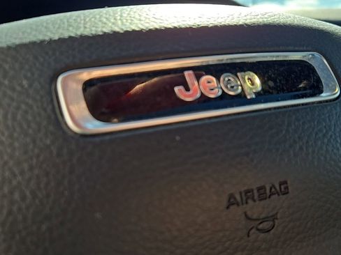 Used 2025 Jeep Grand Cherokee L Altitude image 33