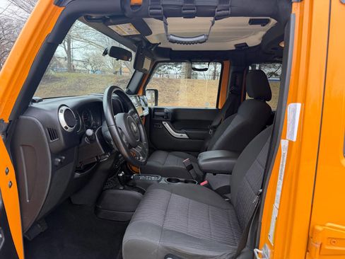 Used 2012 Jeep Wrangler Unlimited Sahara w/ Dual Top Group image 10