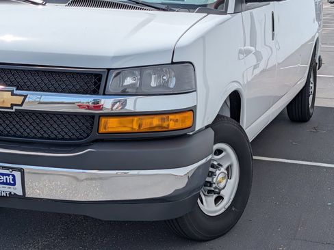 Used 2025 Chevrolet Express 3500 LT w/ LT Preferred Equipment Group RWD image 28