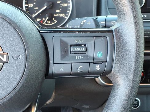 Used 2023 Nissan Rogue SV image 19