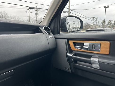Used 2015 Land Rover LR4 HSE image 24
