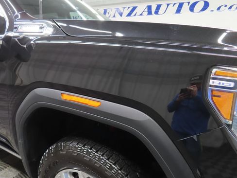 Used 2023 GMC Sierra 2500 Denali w/ Denali Black Diamond Edition AWD/4WD image 45