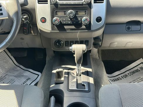 Used 2016 Nissan Frontier SV w/ SV Value Truck Package AWD/4WD image 16