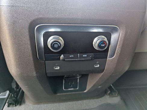 Used 2021 GMC Yukon XL SLT AWD/4WD image 27