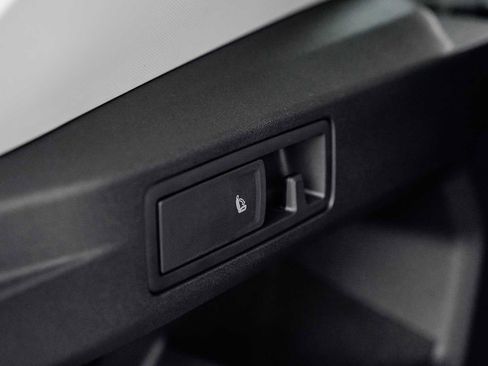 New 2026 Volkswagen Tiguan SE image 41