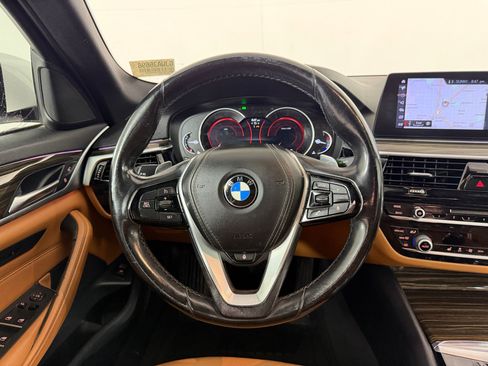 Used 2018 BMW 530i RWD image 29