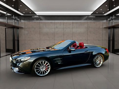 Used 2020 Mercedes-Benz SL 550 w/ Driver Assistance Package image 6