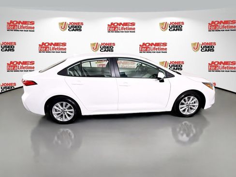 Certified 2026 Toyota Corolla LE w/ LE Premium Package FWD image 17