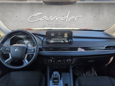 Used 2024 Mitsubishi Outlander SE image 20