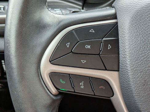 Used 2019 Jeep Grand Cherokee Laredo w/ Laredo X Package AWD/4WD image 30