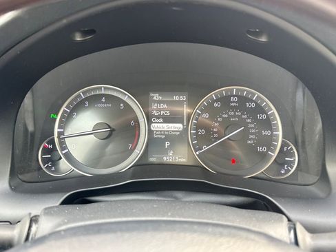 Used 2018 Lexus ES 350 w/ Luxury Package w/Wood Trim image 19