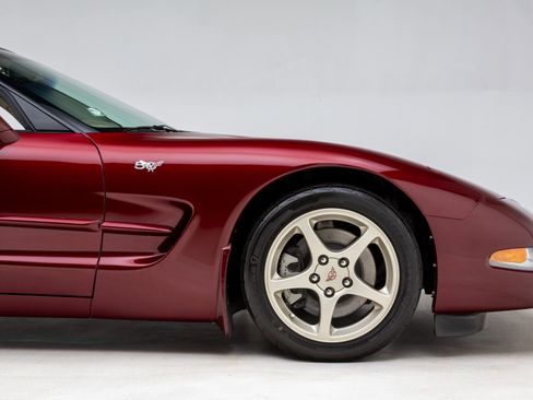 Used 2003 Chevrolet Corvette 50th Anniversary Edition w/ Preferred Equipment Group1 image 37