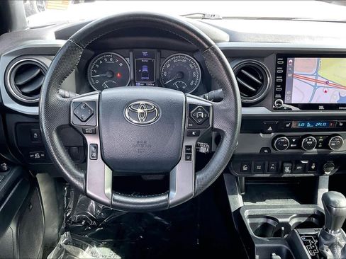 Used 2020 Toyota Tacoma TRD Sport image 5