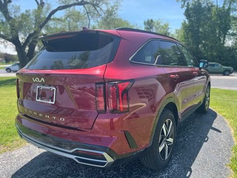 Used 2022 Kia Sorento EX w/ Panoramic Sunroof Package FWD image 8