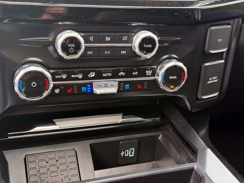 Used 2024 Ford F250 Lariat w/ Lariat Ultimate Package AWD/4WD image 35