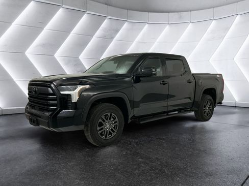 Used 2025 Toyota Tundra SR5 w/ SR5 Convenience Package AWD/4WD image 3