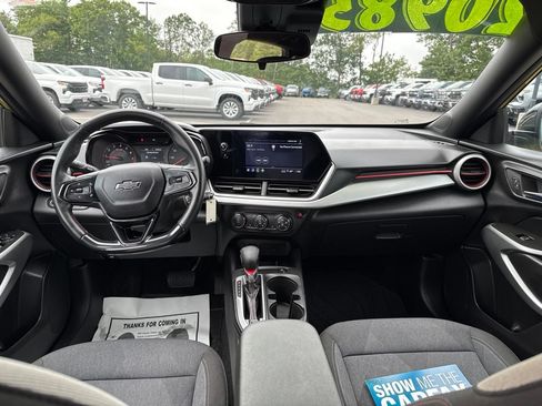 Used 2024 Chevrolet Trax RS w/ Driver Confidence Package FWD image 20