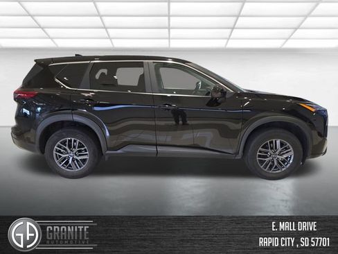 Used 2026 Nissan Rogue SV AWD/4WD image 7
