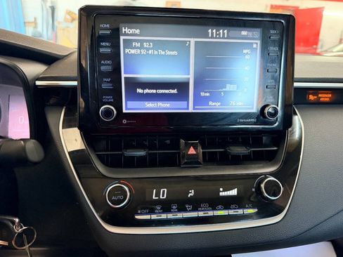 Used 2022 Toyota Corolla LE FWD image 35
