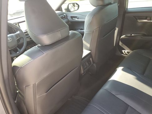 Used 2025 Toyota Camry XSE FWD image 14