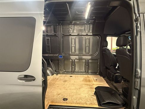 Used 2019 Mercedes-Benz Sprinter 144 image 23