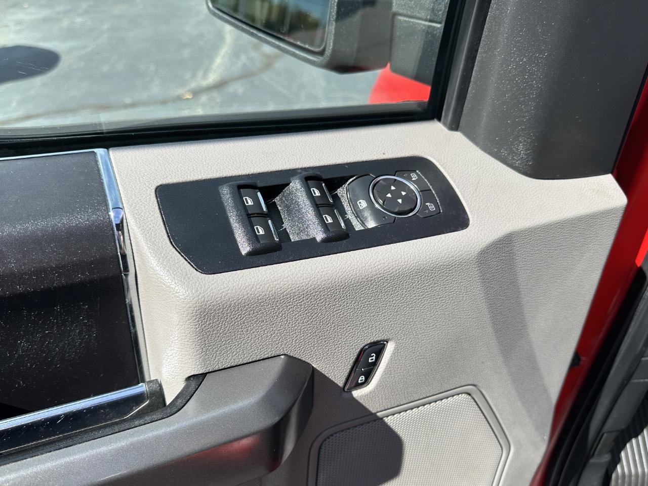 Used 2016 Ford F150 XLT AWD/4WD image 22